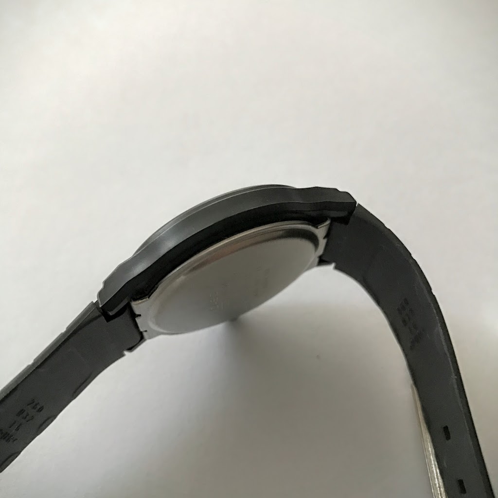 チープカシオ腕時計mq 24の電池交換は超簡単 しかも費用は１０８円 みんなたのしくすごせたら