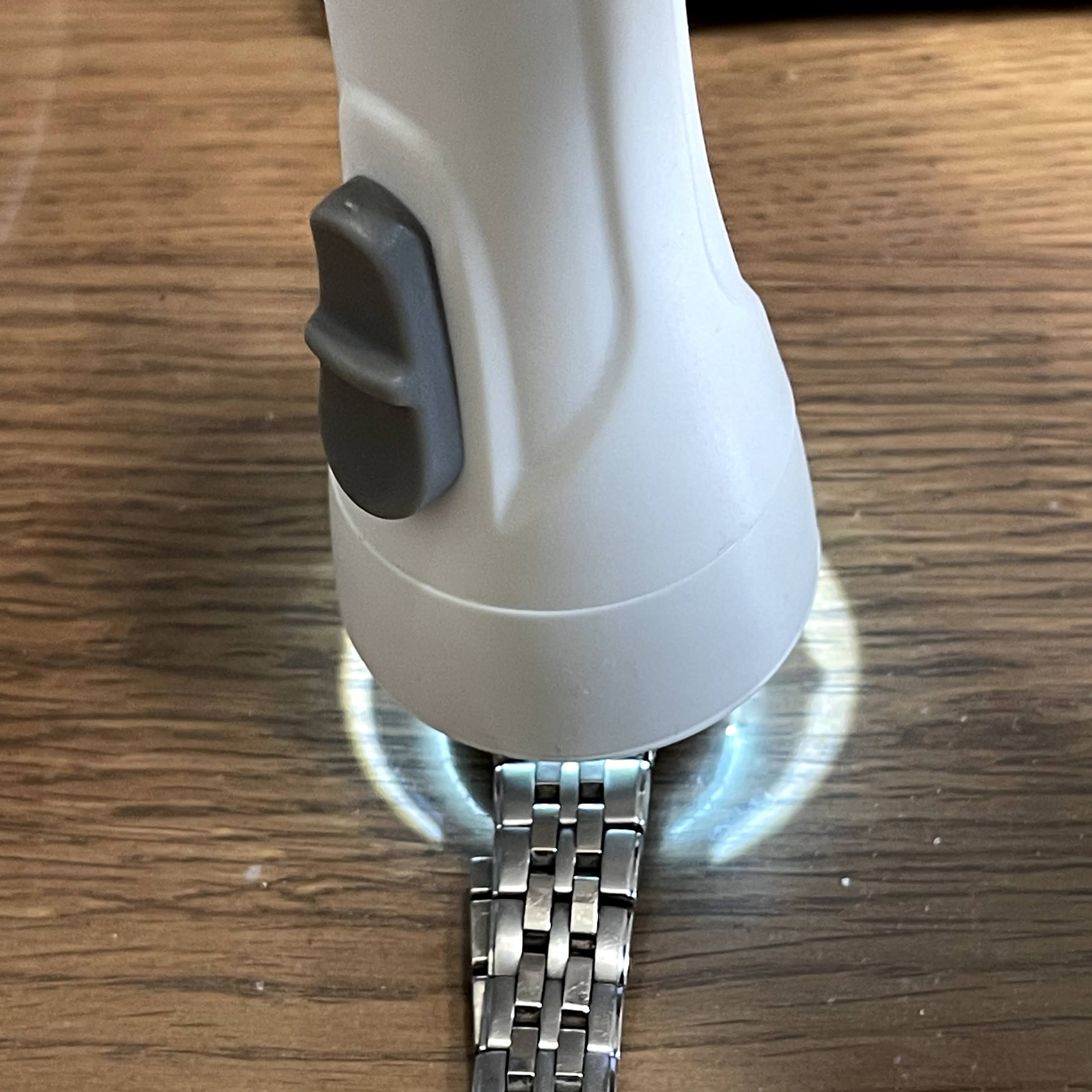 シチズン エコドライブとLED発光充電器