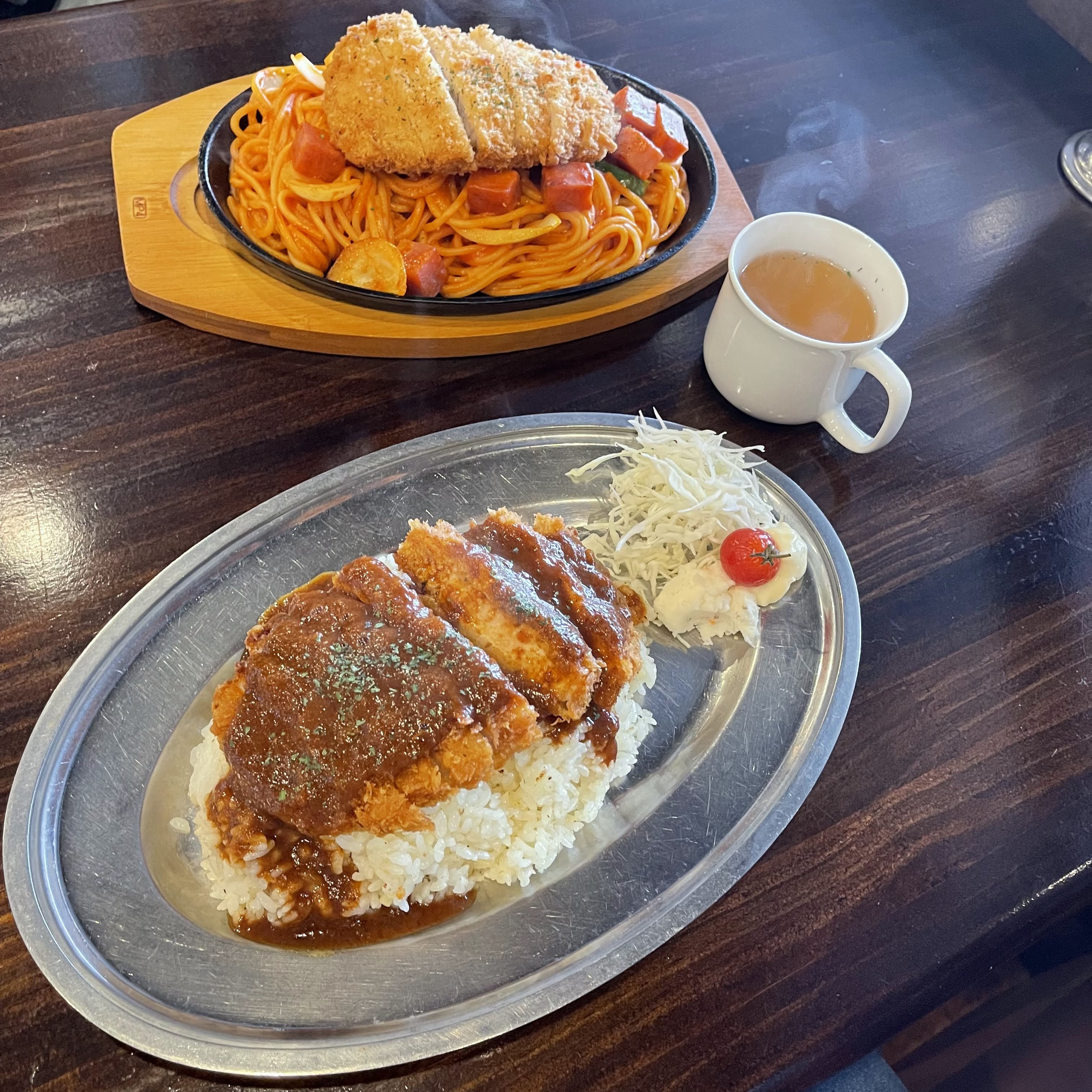 昭和を感じる喫茶店でエスカロップを食べました みんなたのしくすごせたら