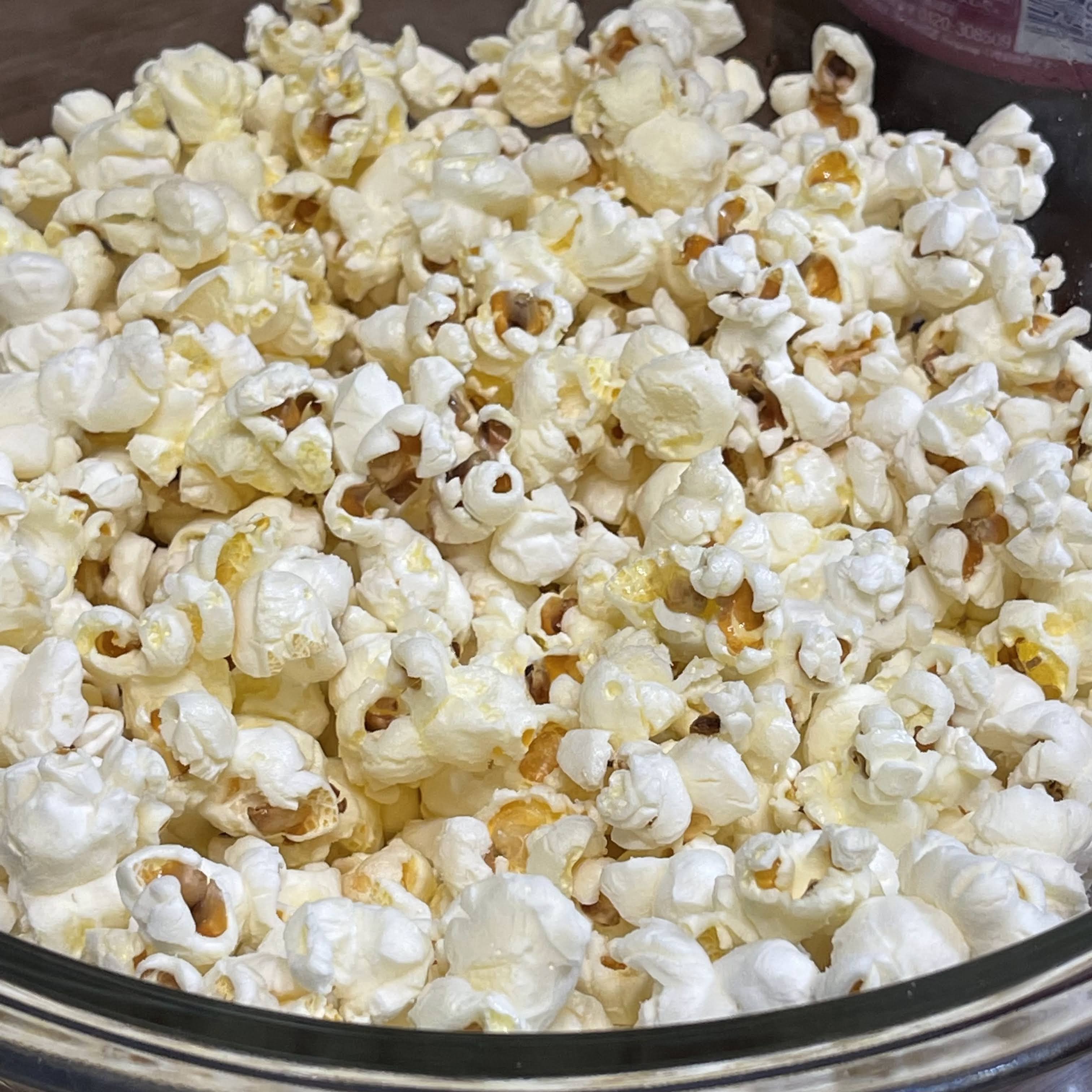 映画を観ながらポップコーンを食べる でもなんでポップコーン みんなたのしくすごせたら