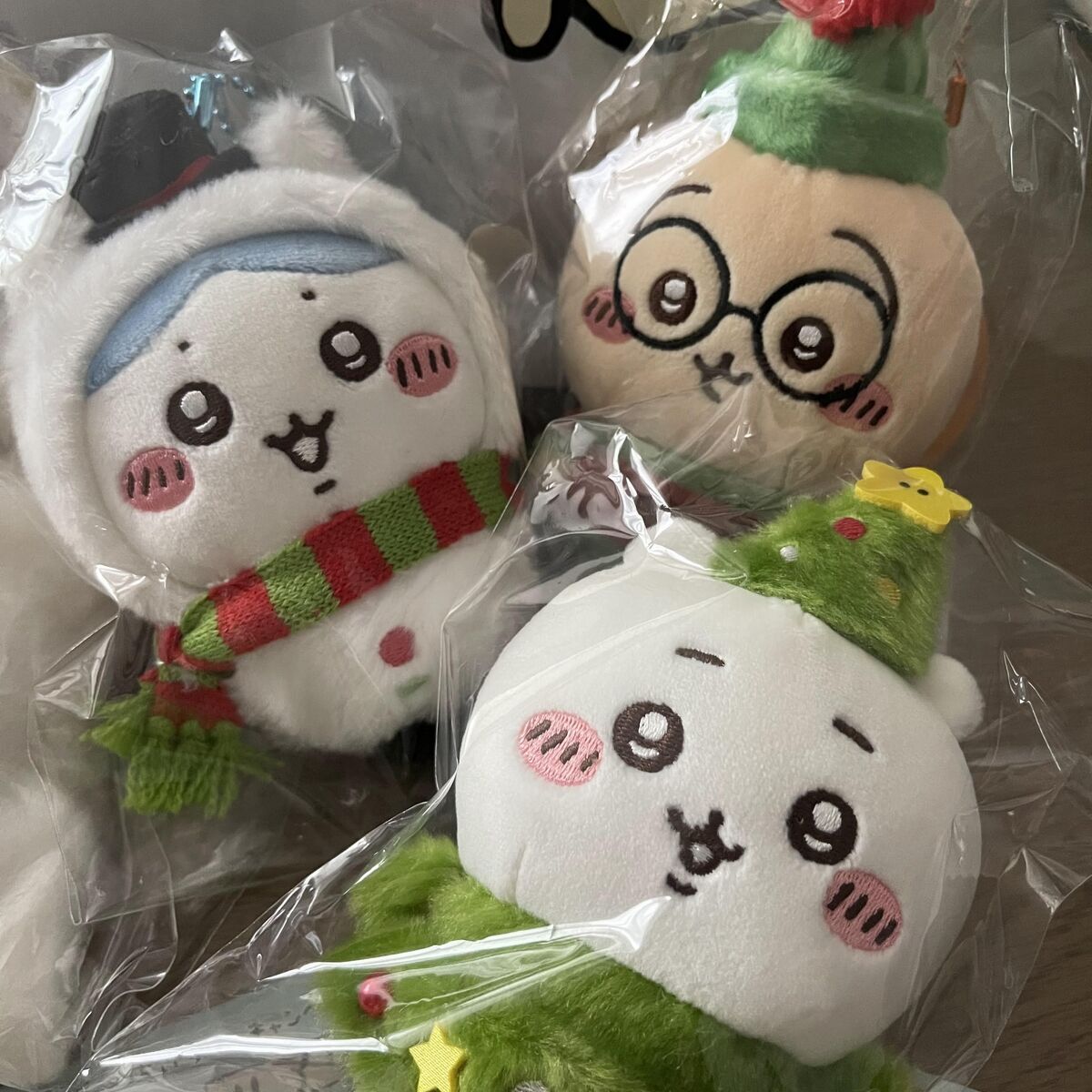 ちいかわ ハッピーホリデーなマスコット ぬいぐるみ クリスマス ツリー Amazon.co.jp: ちいかわ ハッピーホリデーなマスコット