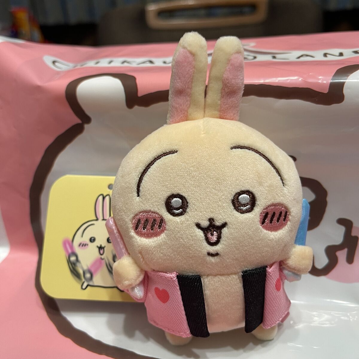 今日のちい活 オタ活うさぎマスコット2種類とちいかわ缶入 今日のちい活 オタ活うさぎマスコット2種類とちいかわ缶入