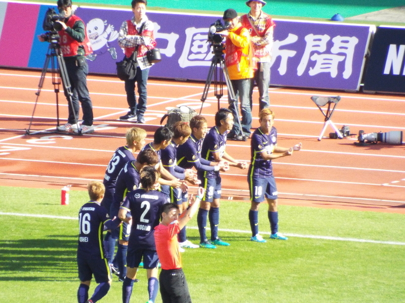 ｻﾝﾌﾚｯﾁｪvs福岡ｱﾋﾞｽﾊﾟのﾎｰﾑ最終試合で森崎浩司が魅せた 感謝 Aozoramugendai