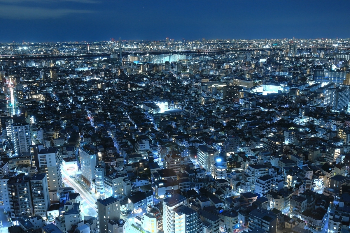 東京下町の落ち着いた夜景
