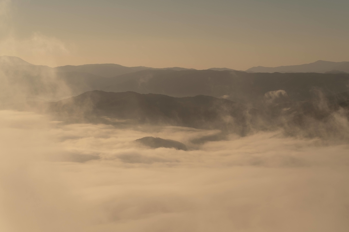 高清水から見る遠野盆地の雲海 - 青藍寫眞館