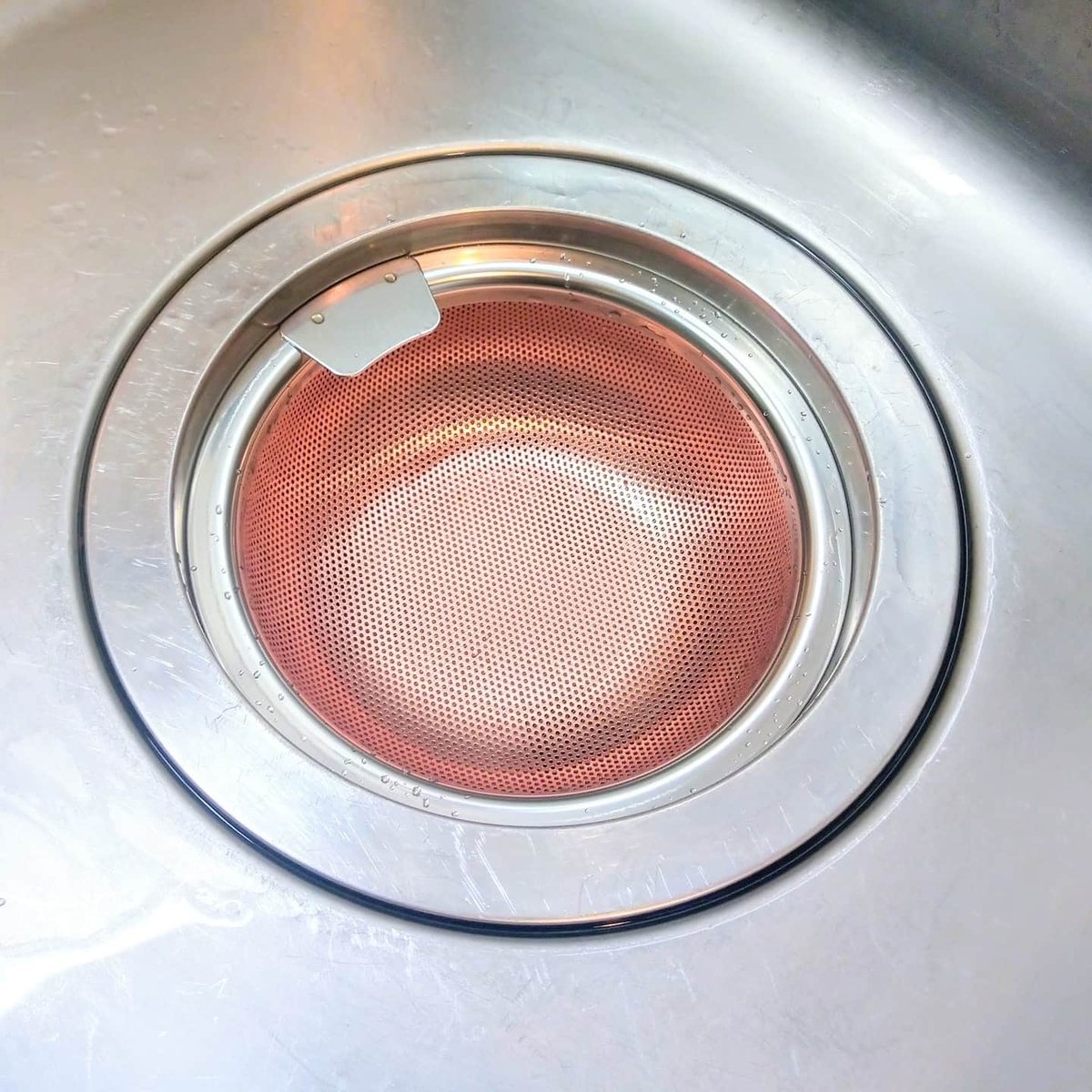 排水口に銅を置くとどうなる?人気の理由と注目される効果