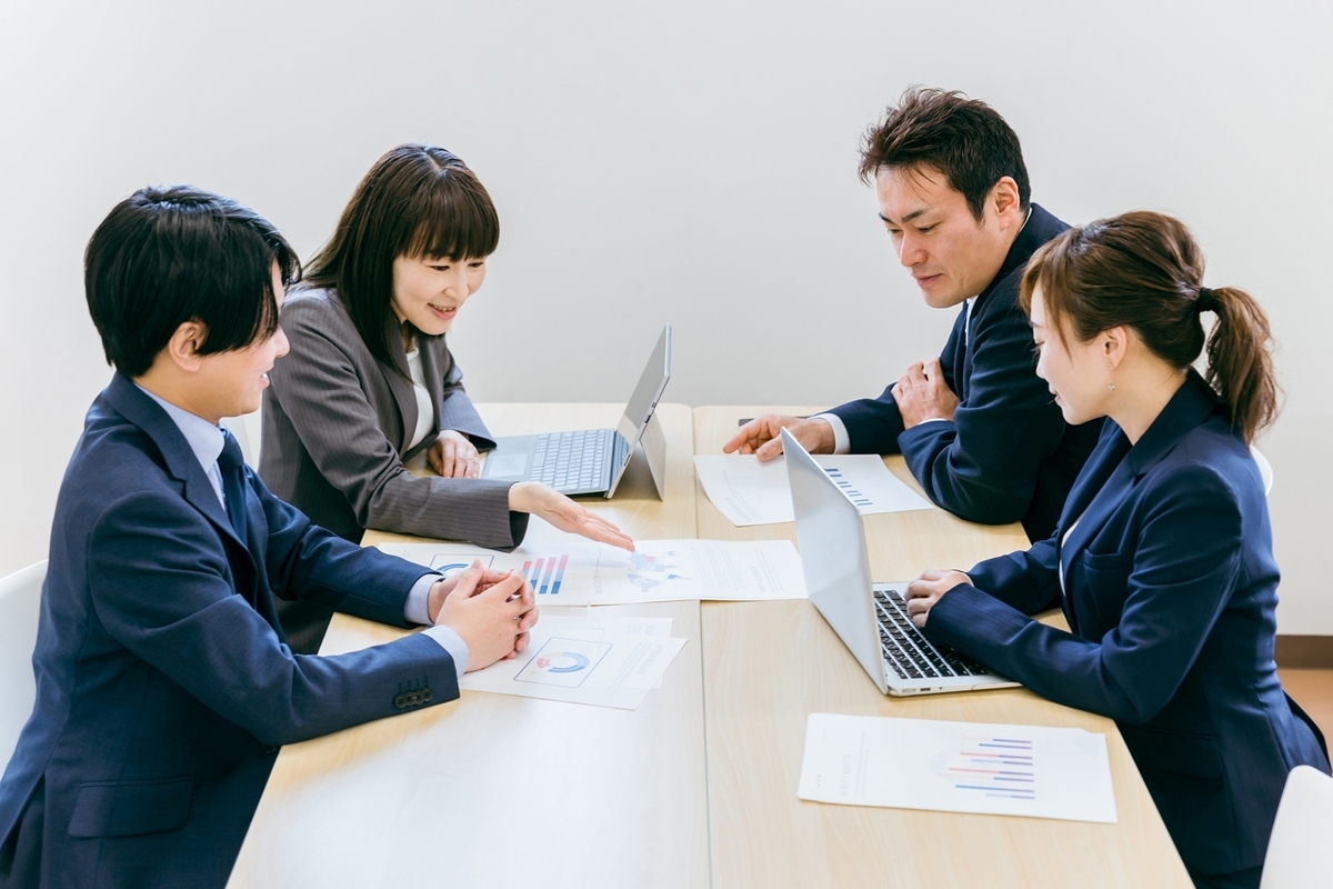 作業を進めるの言い換え一覧【シーン別比較表】