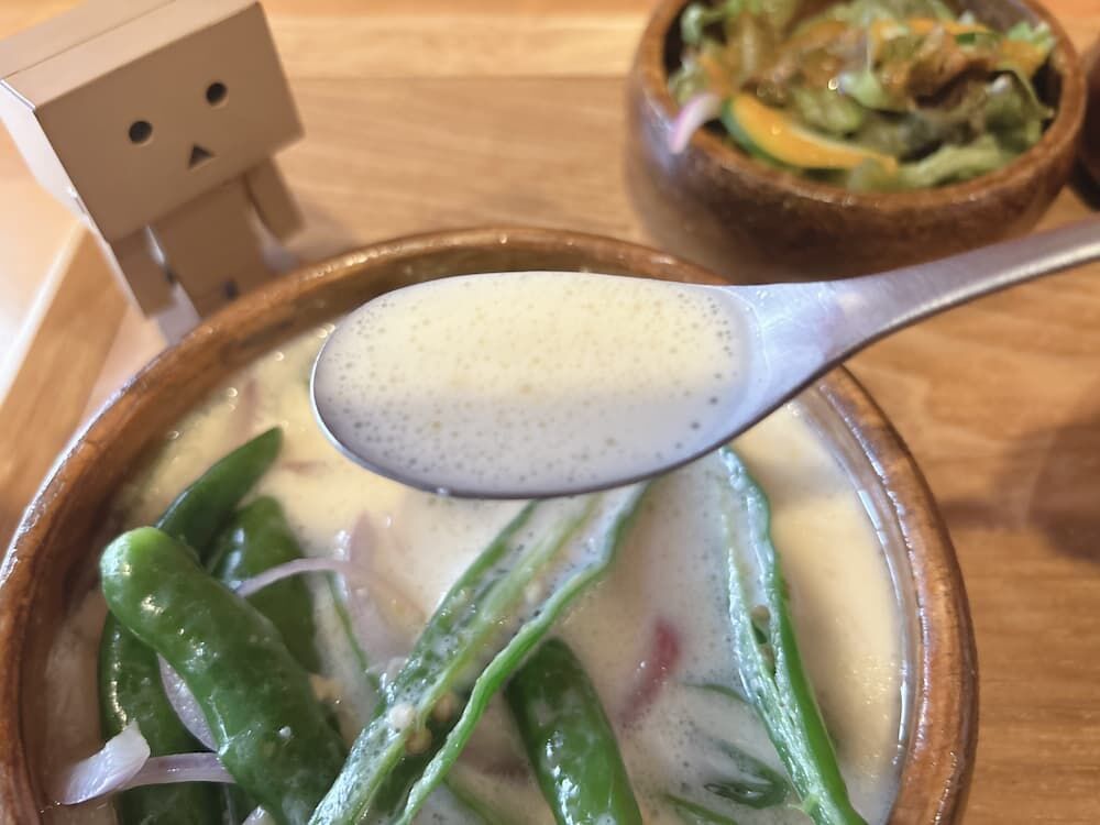 ブータン料理レストランLASOLA　ラソラ　ランチセット　エマダツィの写真　スープ　世界一辛い料理