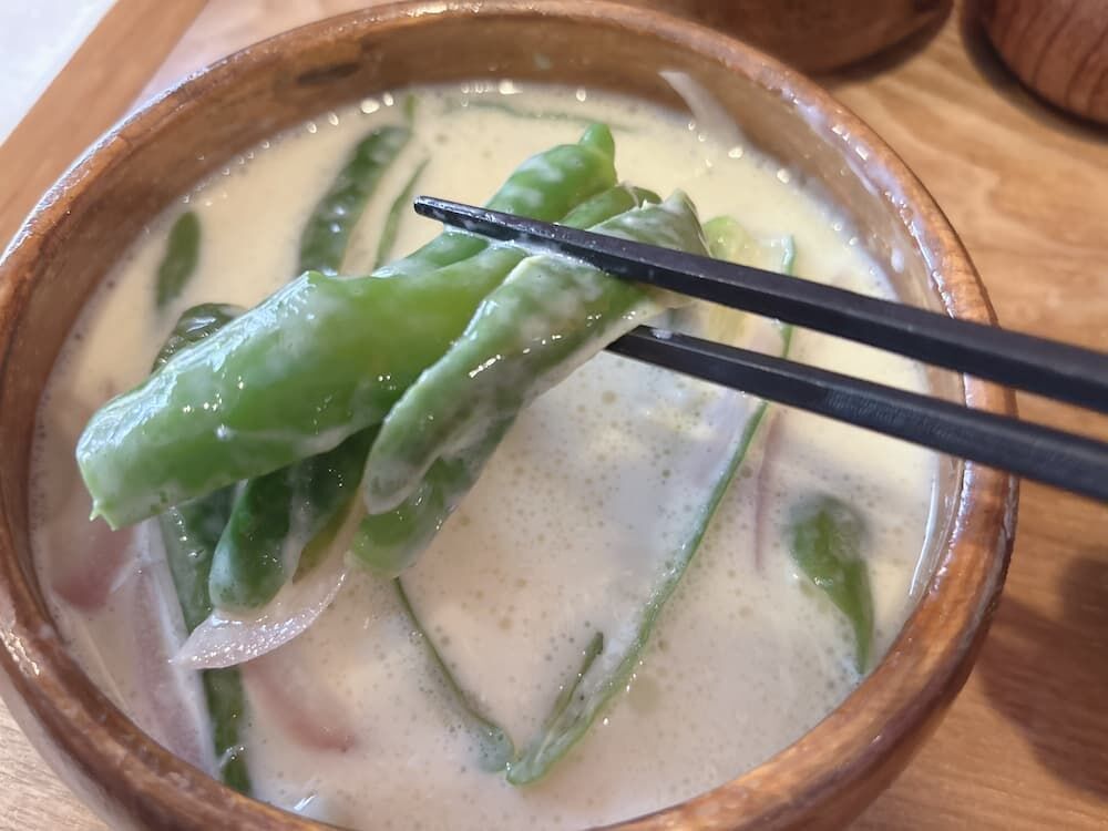 ブータン料理レストランLASORA　ラソラ　ランチセット　エマダツィの写真　世界一辛い料理　青唐辛子