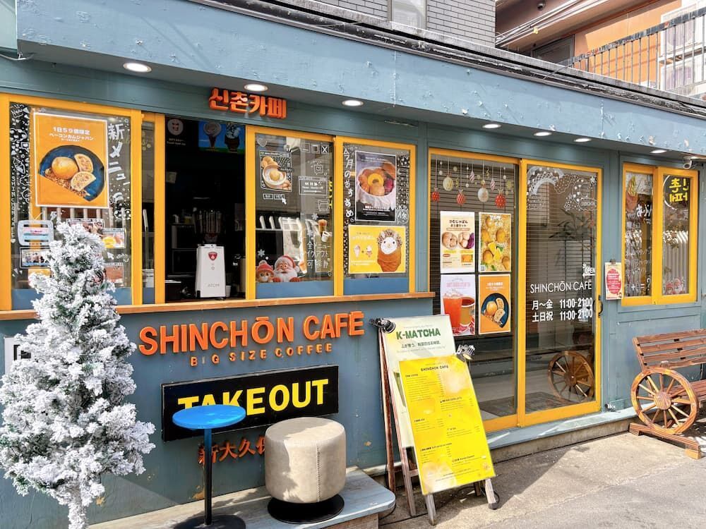 新大久保で韓国グルメを食べ歩きの写真　シンチョンカフェ　SHINCHONCAFE　外観