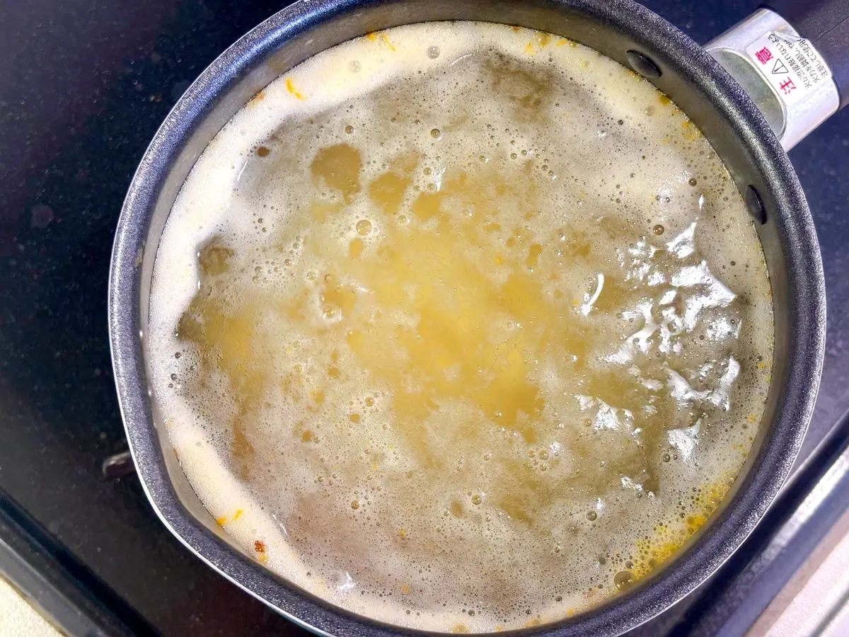 エンサラダ・デ・ガジーナ　レシピ　ベネズエラ料理　じゃがいもを茹でる