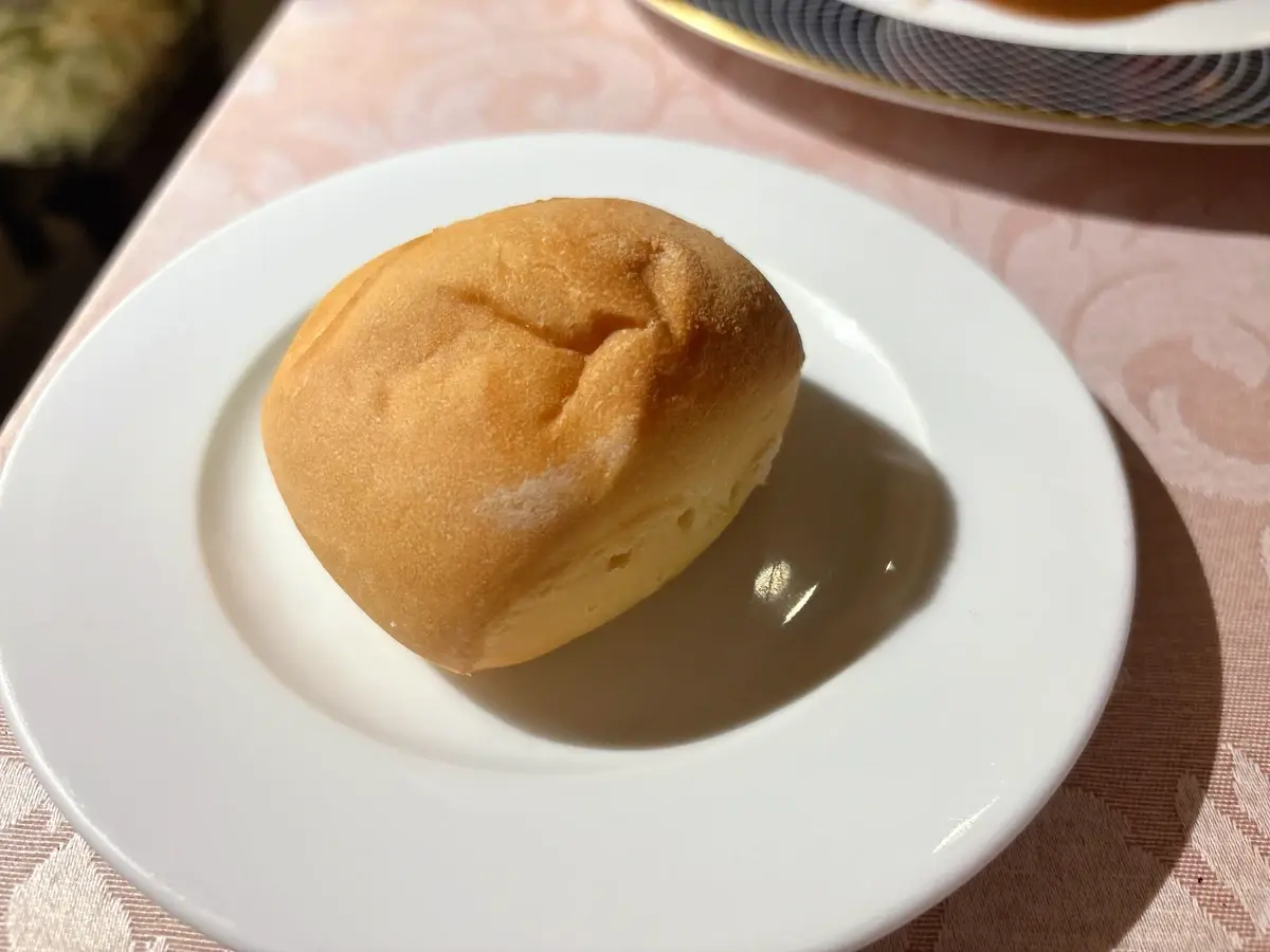Dobro　クロアチア料理　ランチセットのパン