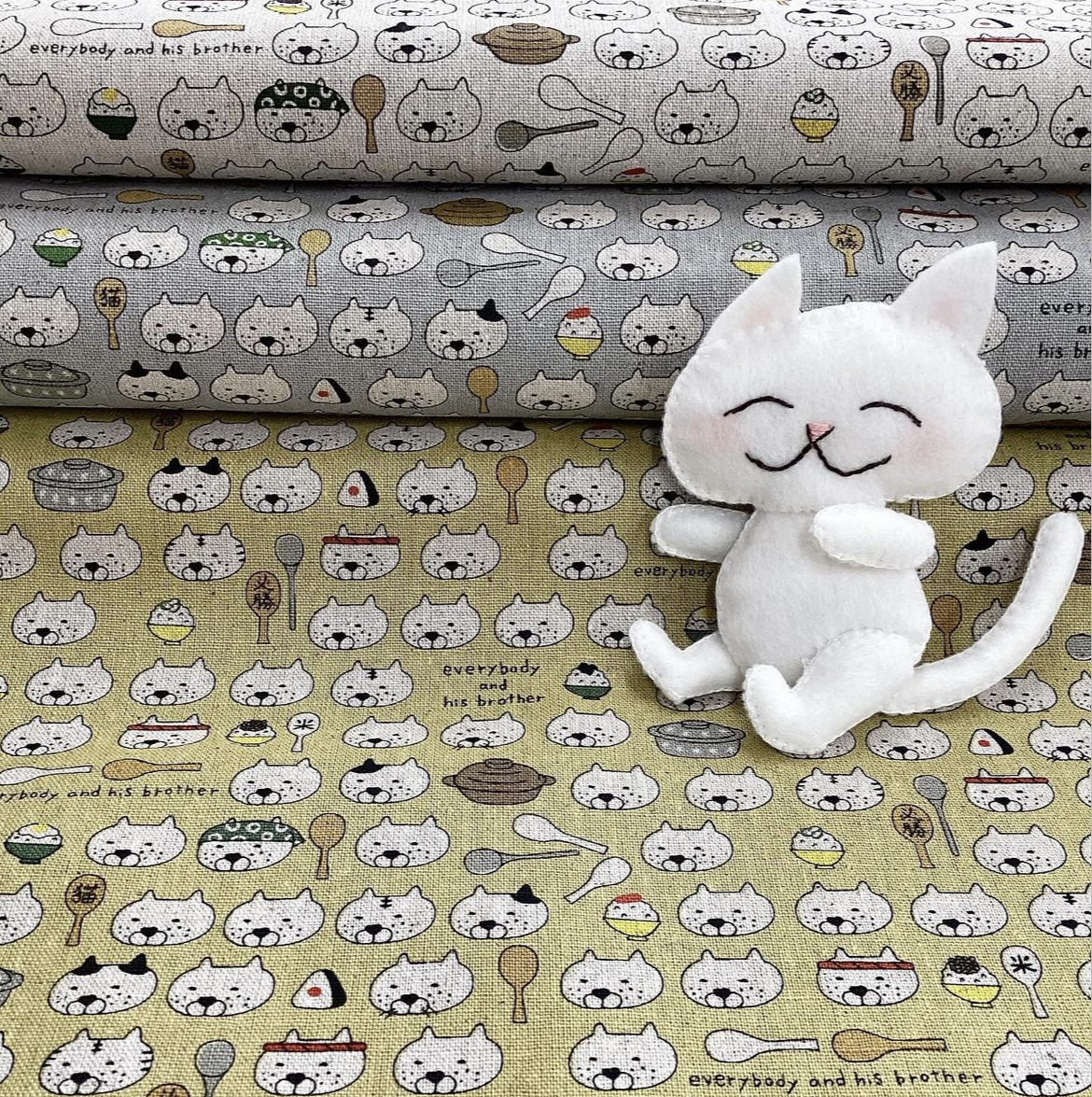 感謝価格　コットンこばやし　猫柄　ハンドメイド　人気 コットンこばやし 綿麻キャンバス生地 50cmカット ねこ柄｜手芸