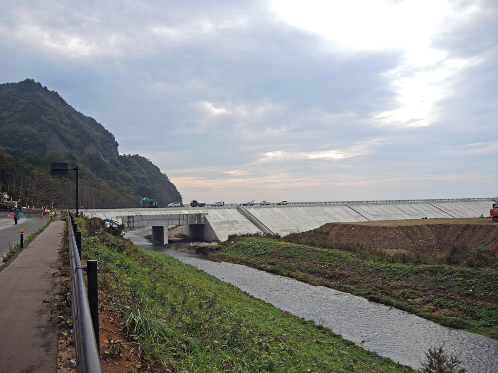 明戸海岸の防潮堤（田野畑村）-1-16.09