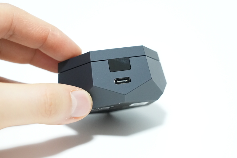 ML8254]Buttons Air X ワイヤレスイヤホンAIRBTN20D