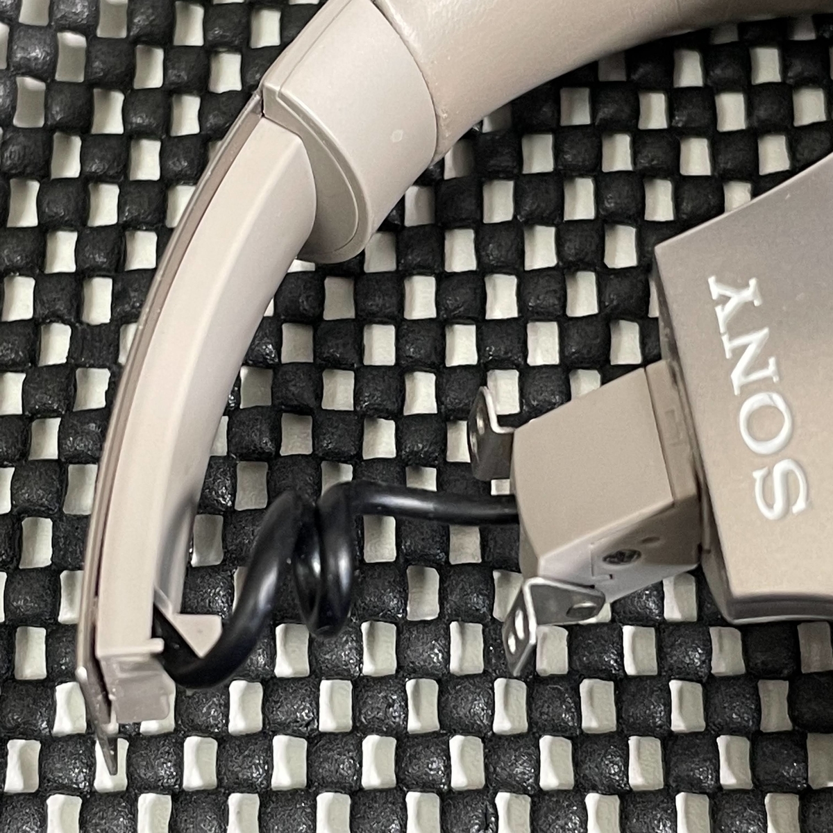 SONY『WH-1000XM2』スライダー部分の交換してみるよ！ - Sat03 Labs