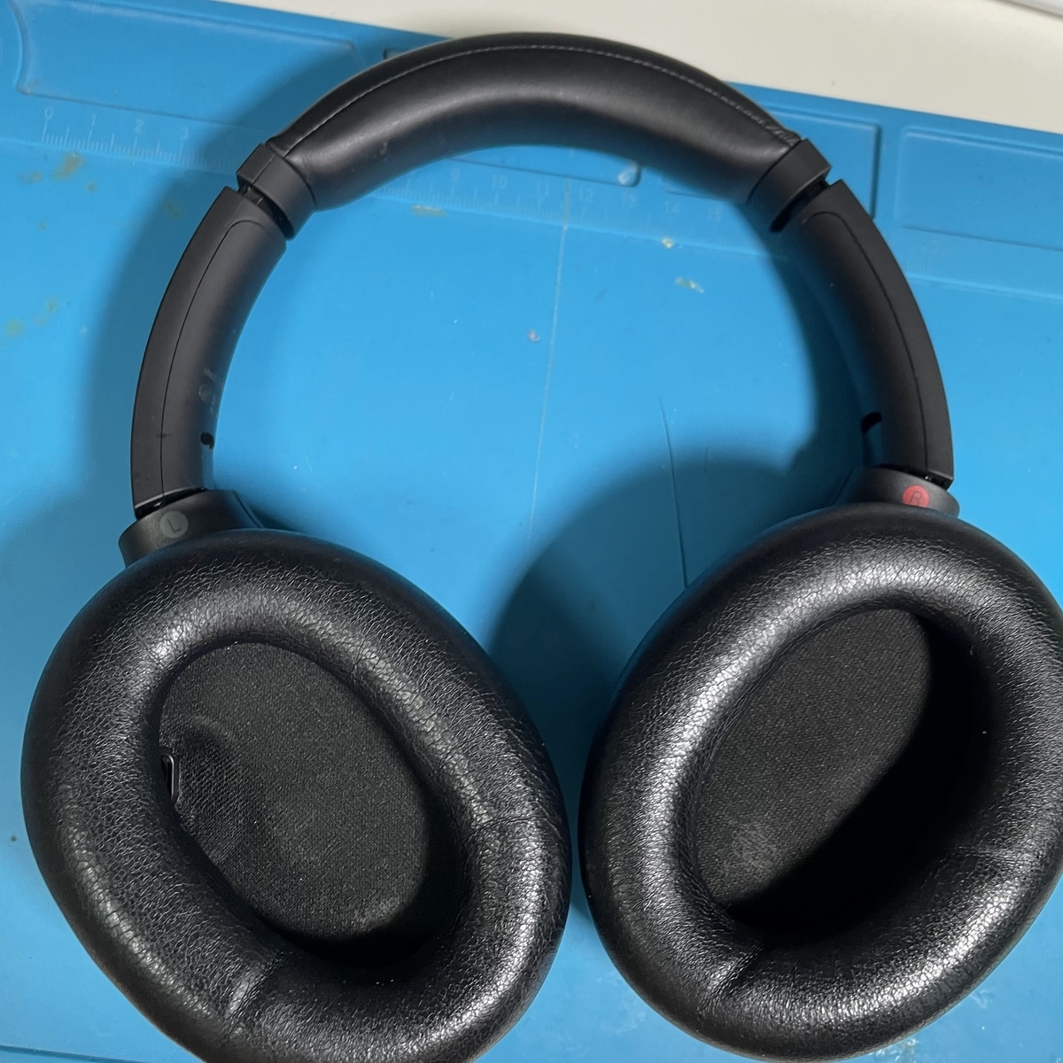 SONY『WH-1000XM4』ノイズキャンセリング作動時に出るハウリング・異音