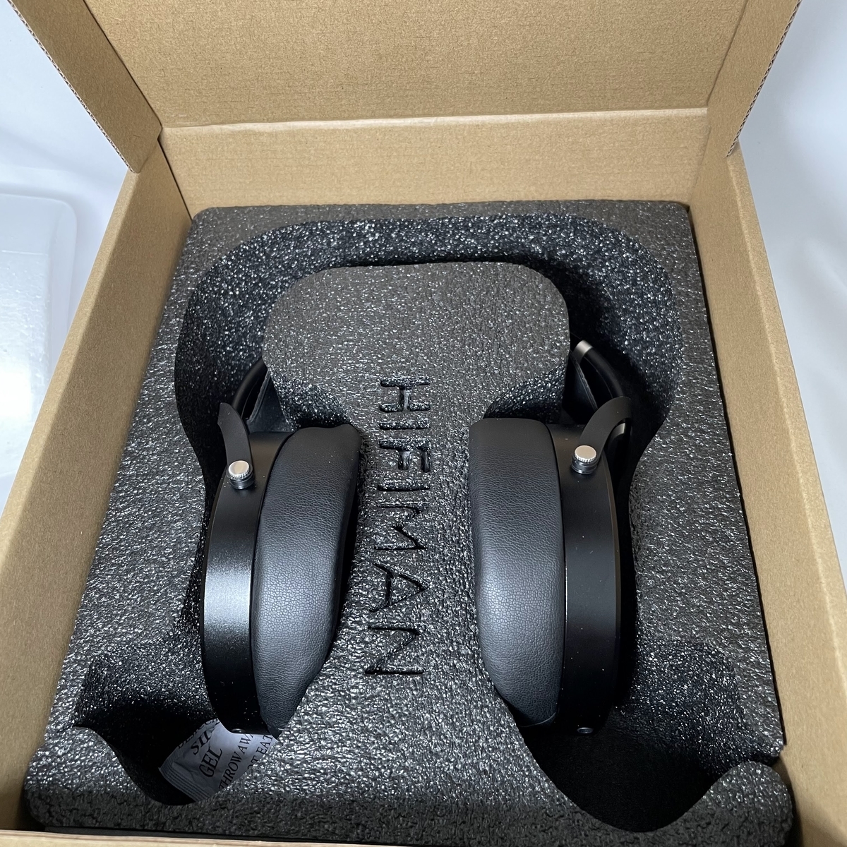 HIFIMAN『SUNDARA』レビュー。平面駆動型ヘッドホンを楽しもう