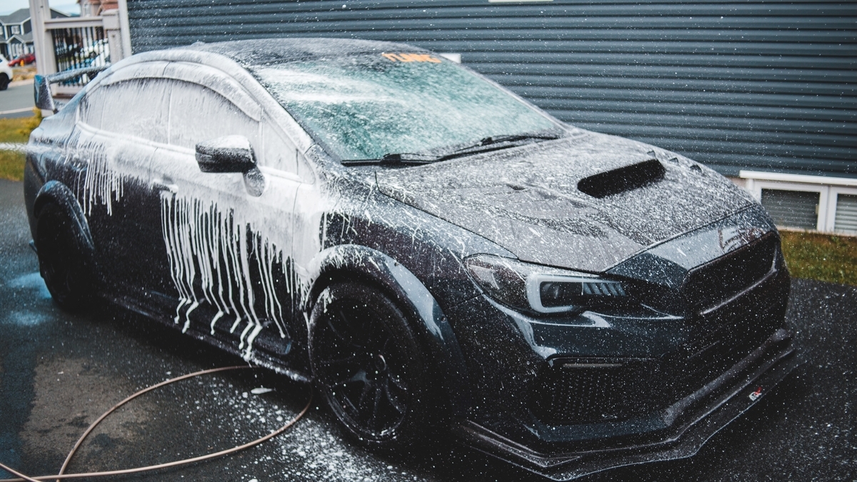 手洗い洗車のコツとは 中古車査定士が愛車をピカピカにする方法を伝授 車買取業界で働く現役中古車査定士の独り言
