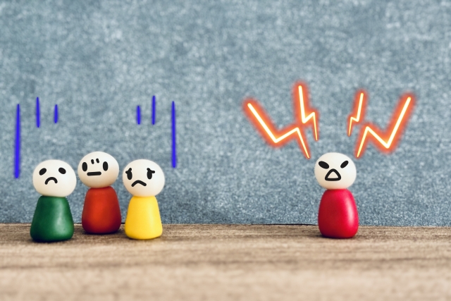 文句ばかり言う人の心理4選!対処法も4つ解説【言い返すのは損です】 - サティコ | メンタルを幸せにする心理学