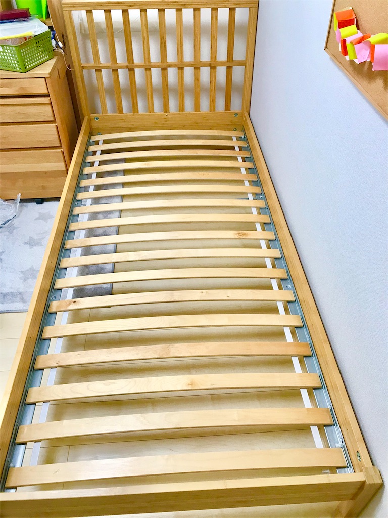 子ども用に購入したIKEAのナチュラルテイストなベッドがフカフカで良い 
