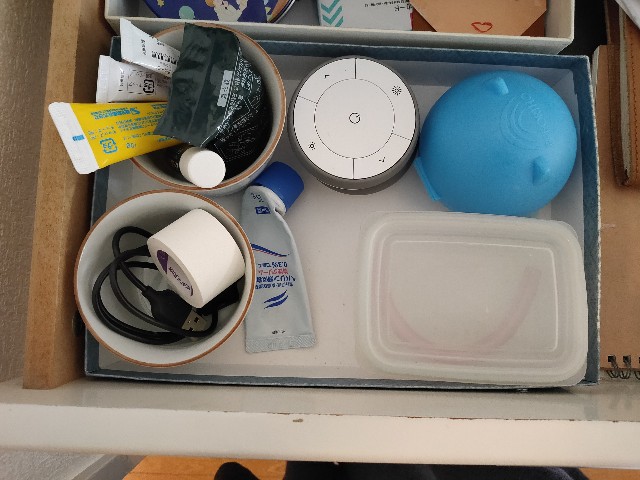 使わなくなった食器です。 使わなくなった食器です。