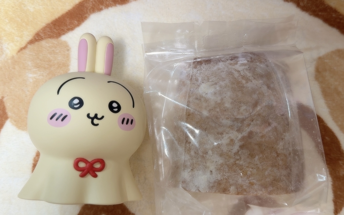 ちいかわベーカリー】クリスマスギフトボックス「シュトーレンなうさぎ