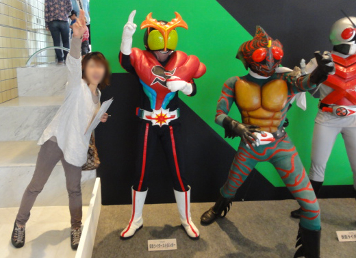 仮面ライダーアート展　            　非売品ポスター 超世代 仮面ライダープレミアムアート展 | 展覧会レビュー