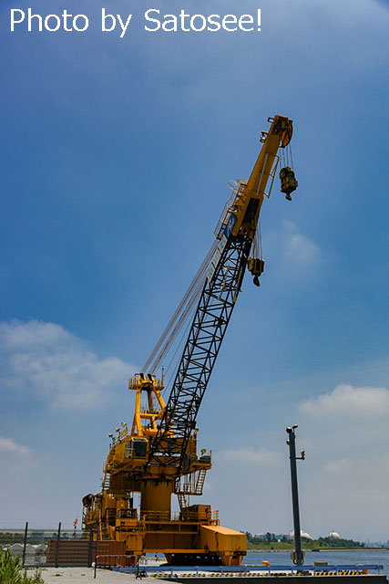 大型クレーン 金沢港】金沢港のタイヤマウント式クレーン【大型クレーン】【港湾荷役