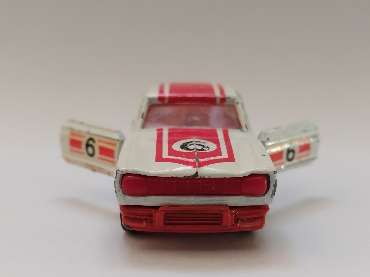 スカイラインのレーシングカー”ーtomica NO.21 SKYLINE HT 2000GT-R