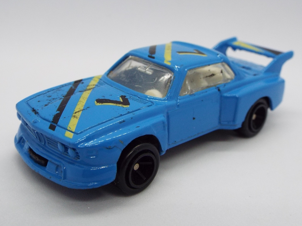似て非なるもの ─Welly BMW 3.5 CSL - 手のひら駐車場日誌