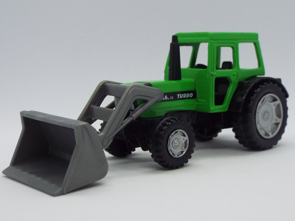 siku 1/50 トラクター セット ジク ジクのバケット付きトラクター ─siku Deutz Traktor DX85 - 手のひら