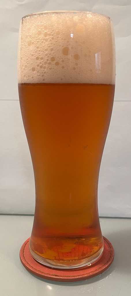 グラスに注いだビール