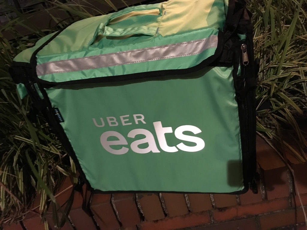 名古屋で「Uber eats」がはじまる！友達紹介クーポンコードで1500円分 