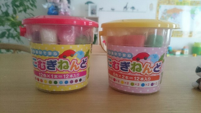 知育 セリア ダイソーのおままごとセット 小麦粉粘土の使用感 2歳児の遊び方 まますてっぷ いちにのさん