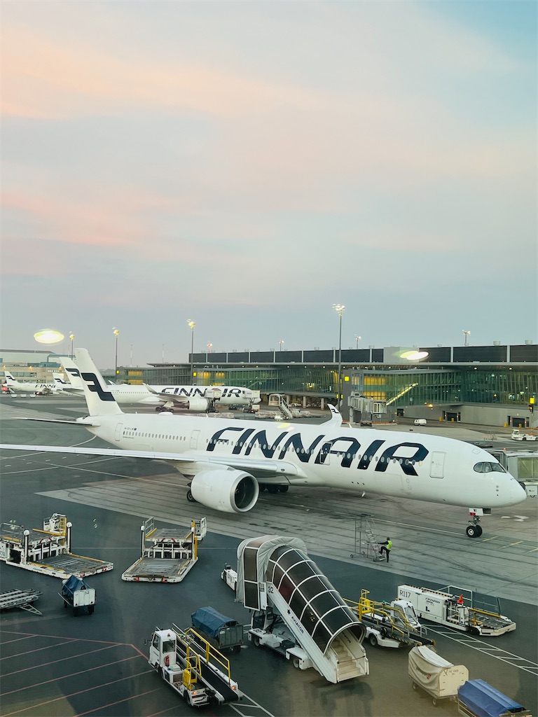 Finnair（フィンエアー）関西国際空港→ヘルシンキへの深夜便◎機内食とタイムスケジュール〜フィンランド旅行𓇼 - 北欧食器づくしの北欧旅