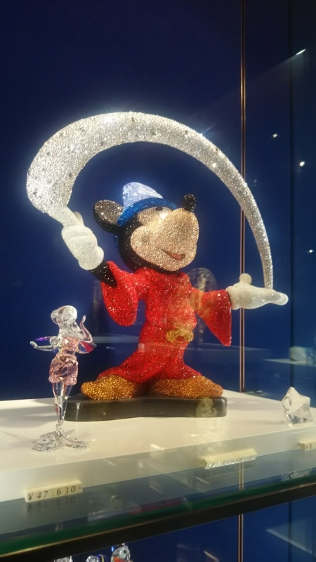 ディズニーランド最高額商品はギラッギラのシンデレラ城！百万