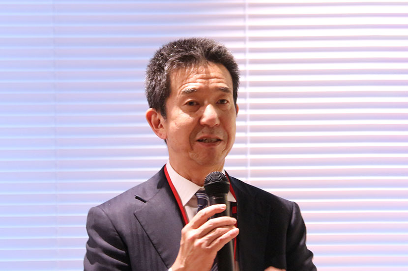 津田敦氏