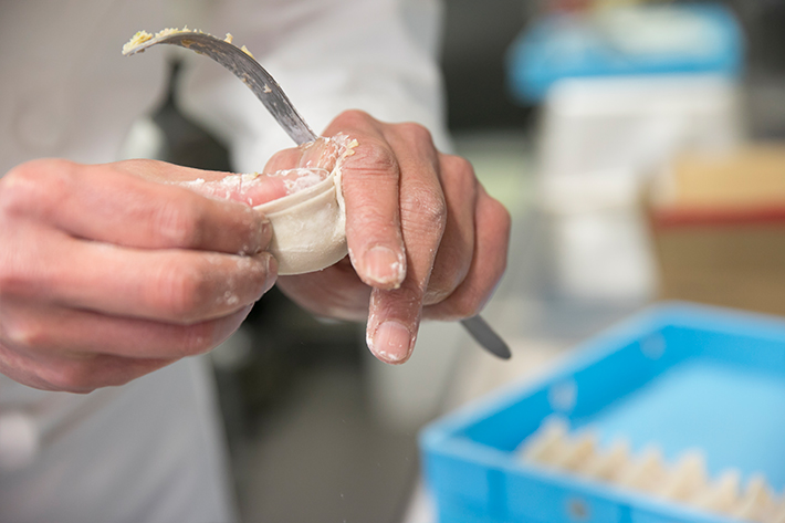 具がたっぷり入った“ひだ”が1つの餃子