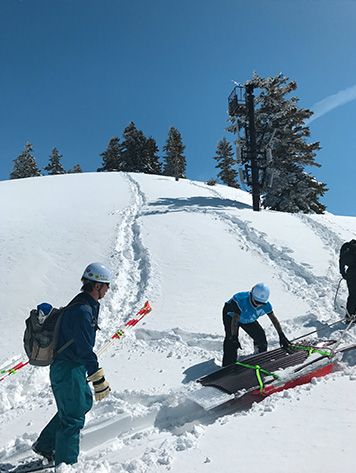 歩くこと30分。機材を運びつつ、なんとか現場に到着!