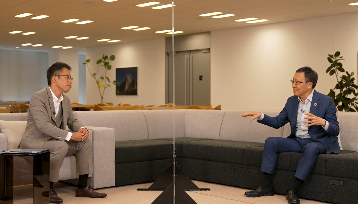 In Conversation: SoftBank Corp. Chairman Ken Miyauchi and Discusses How to Embrace Technological Change with Bain & Company Japan’s Chairman Shintaro Okuno