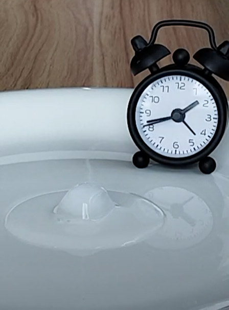 ごく普通の四角い氷を撮影してみた