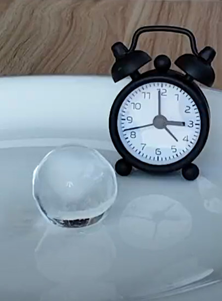 球体の氷のとけ方は…？