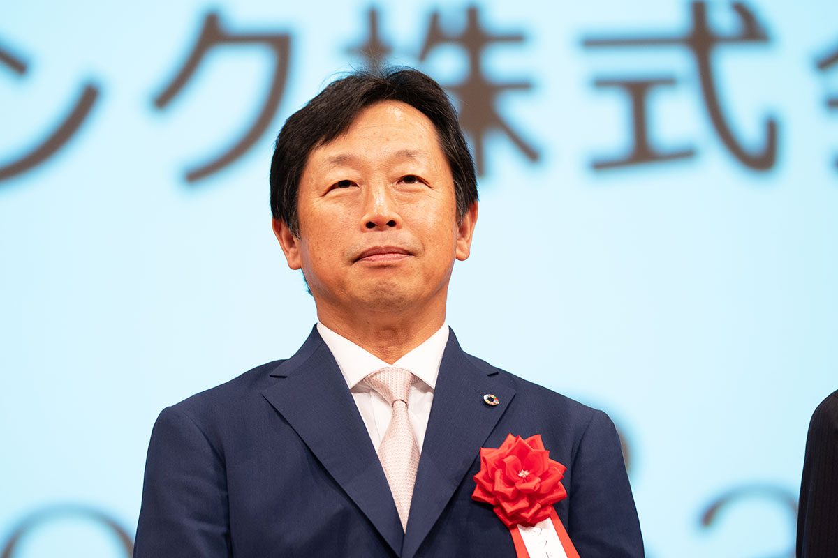 副社長執行役員 兼 COO 法人事業統括の桜井勇人