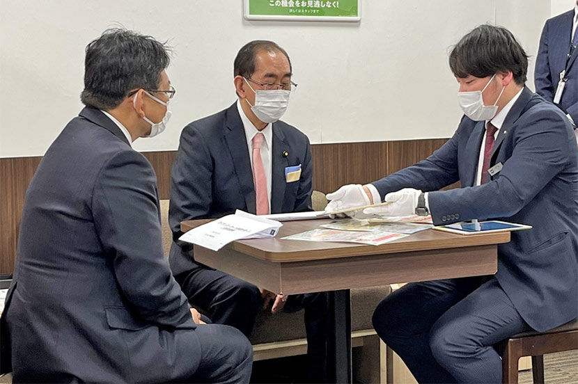 携帯ショップはデジタル社会の窓口