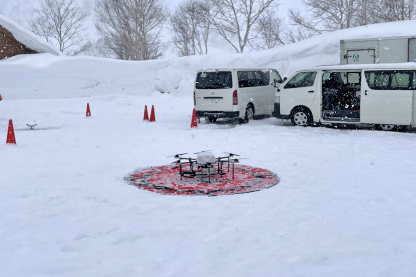 雪山で遭難者発生…。ドローンを使い捜索活動を円滑に行う「遭難者捜索支援システム」