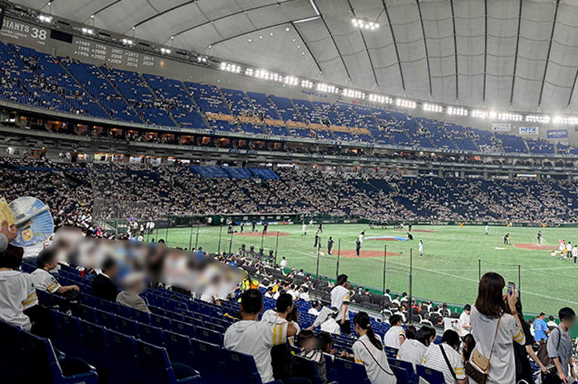 今年こそ優勝を！ 球場に入る前から熱気あふれる東京ドーム