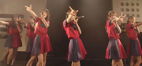 VRで3D映像、3視点でのLIVE配信。あなたのためだけにファンサービスも♡