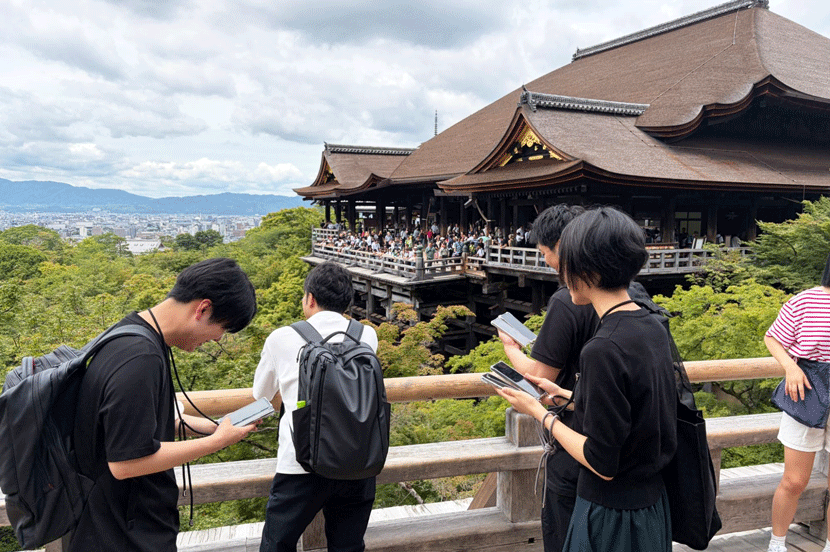 観光客であふれる清水寺エリア