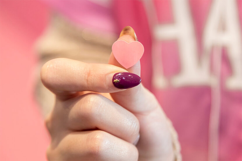 ❤のシールを貼って投票する方式が、女子の心をくすぐります。 | 選手の意外な素顔も！「ホークスファンフェスティバル2019」～新人タカガールレポート総括編～